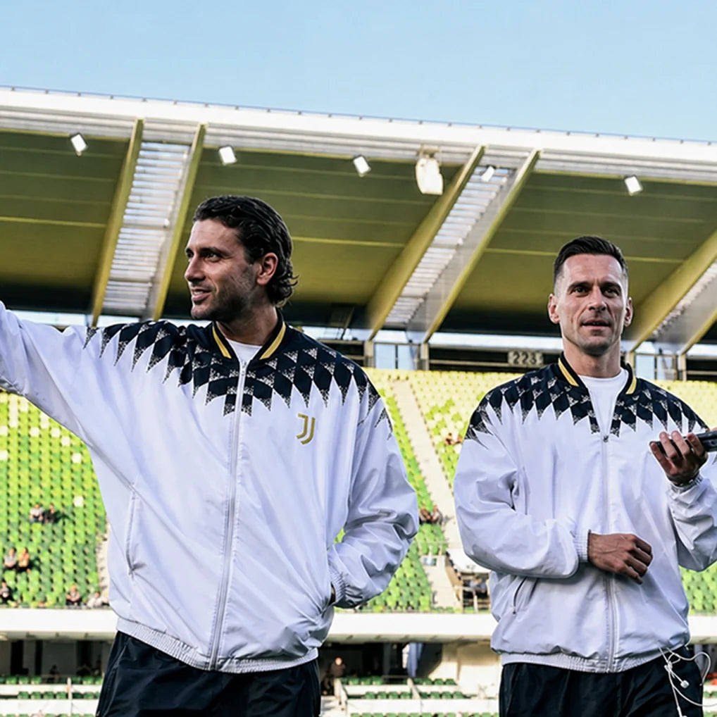 Juventus Turn Jacket